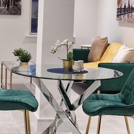 George House Newbury Luxury Apartments Экстерьер фото