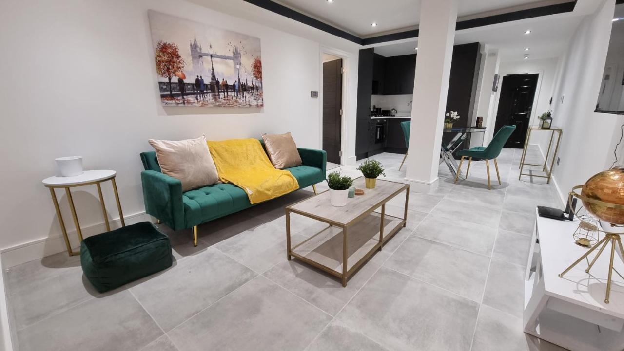 George House Newbury Luxury Apartments Экстерьер фото