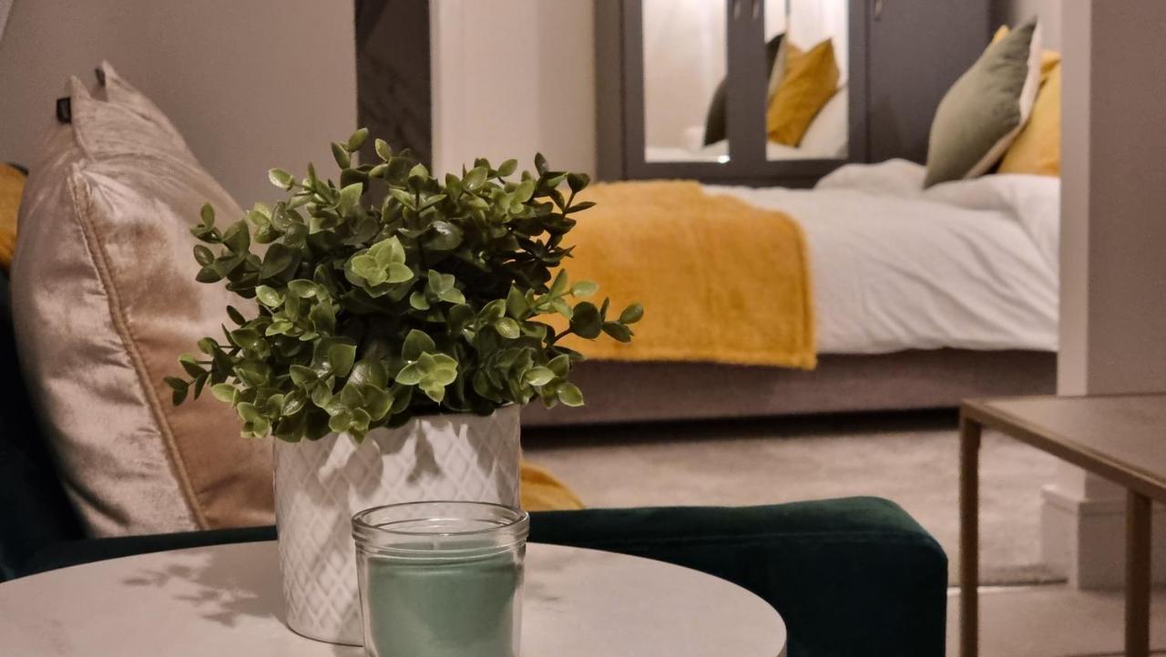 George House Newbury Luxury Apartments Экстерьер фото