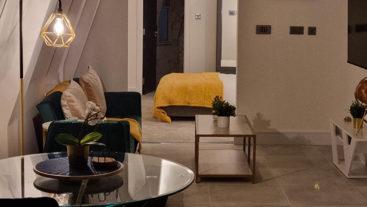 George House Newbury Luxury Apartments Экстерьер фото