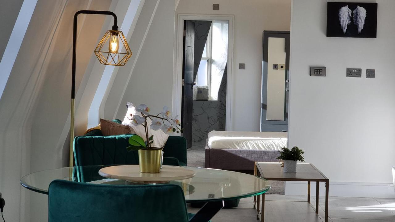 George House Newbury Luxury Apartments Экстерьер фото